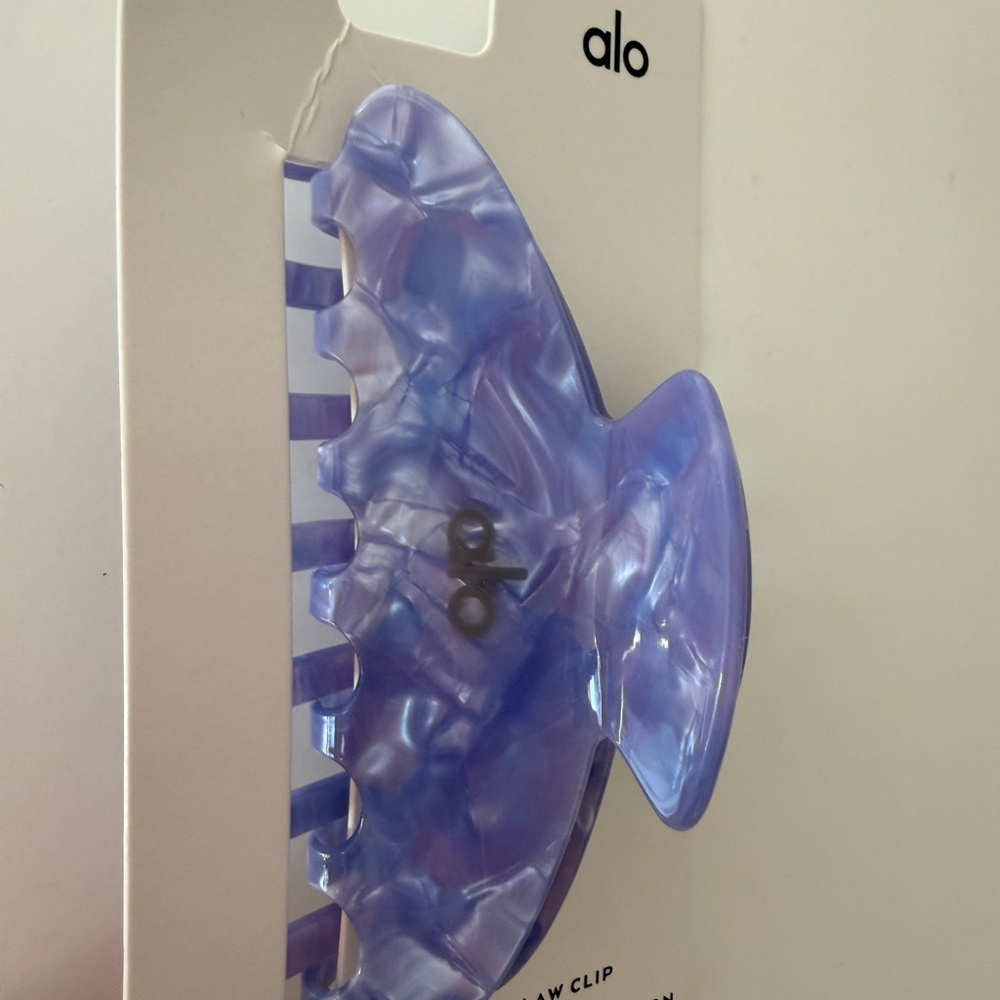 Alo Acrylic Illusion Claw Clip in Purple - Picture 2 of 2